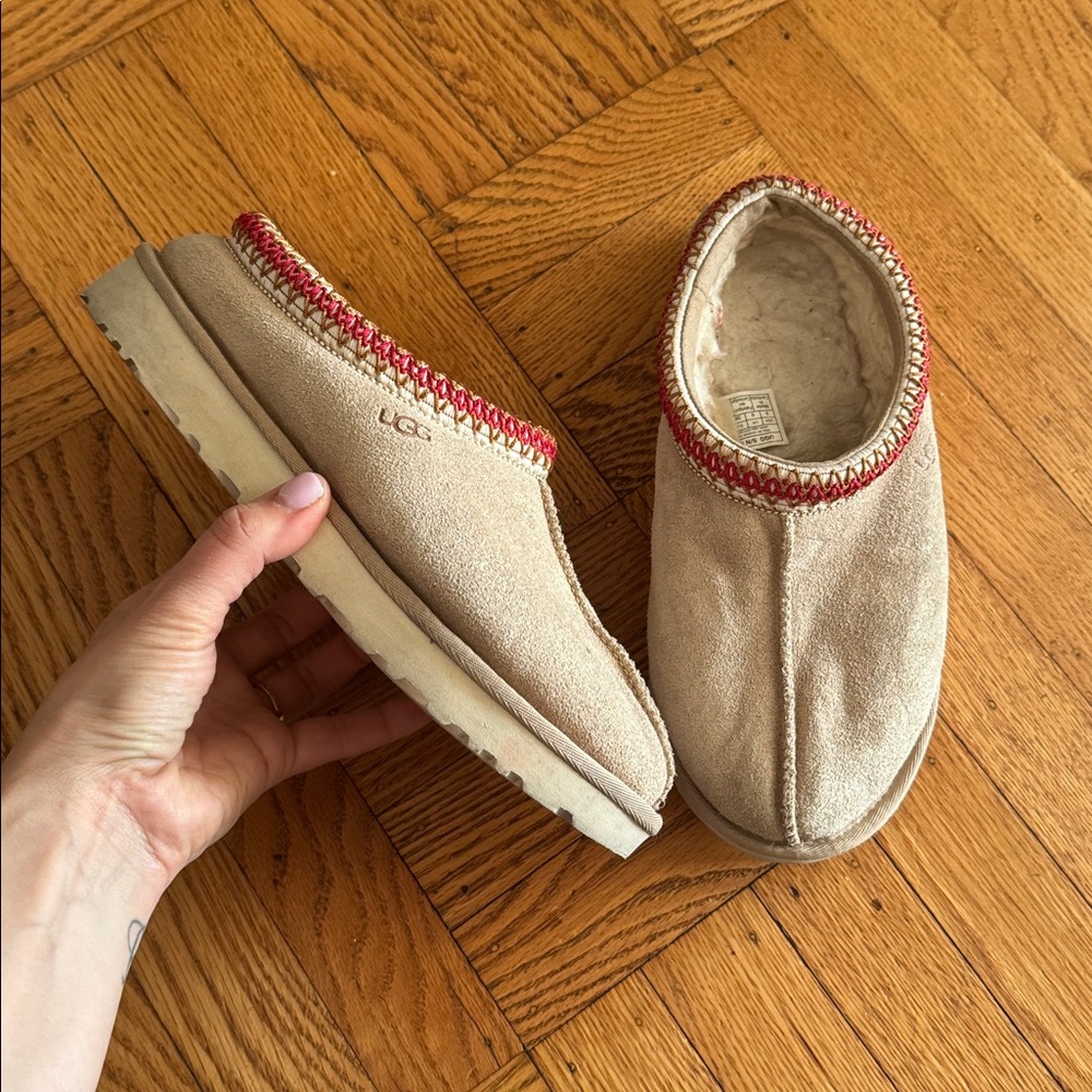 UGG Tasman In Sand cherry sheepskin suede slippers 8 - Picture 2 of 5